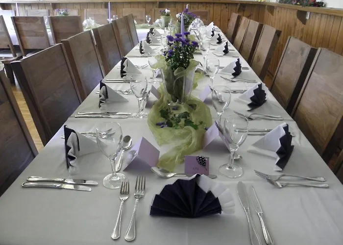 Alb Schalksburg 호텔