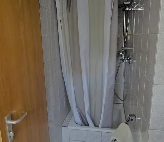 Alb Schalksburg 호텔